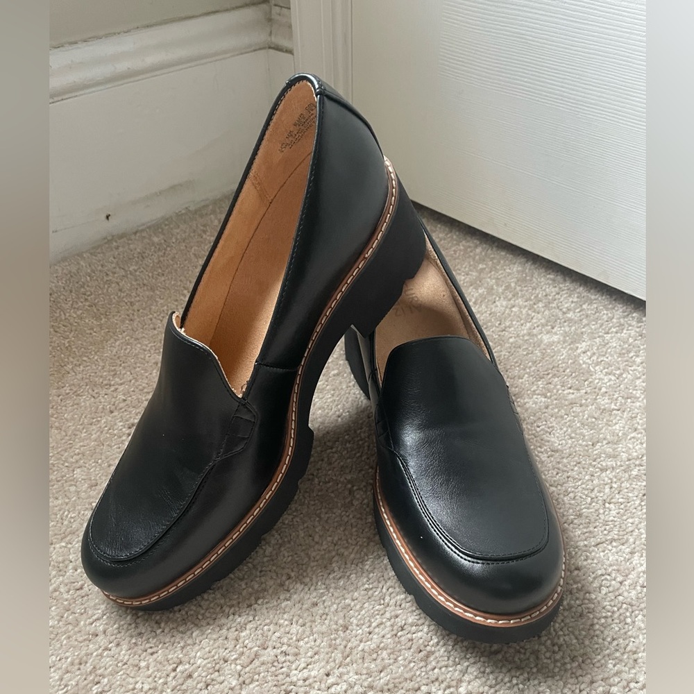 NEW Naturalizer loafers